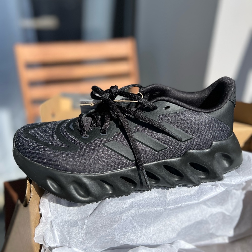 Shoes Adidas Size 6 new with box